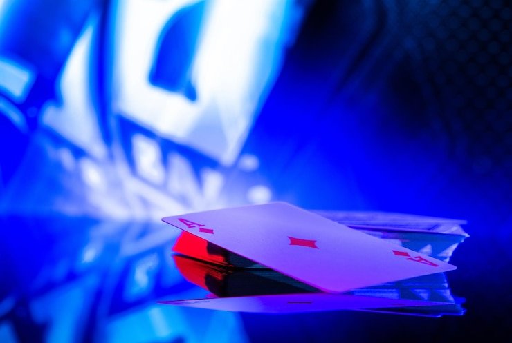 Live roulette wheel and betting layout at idrok web studio